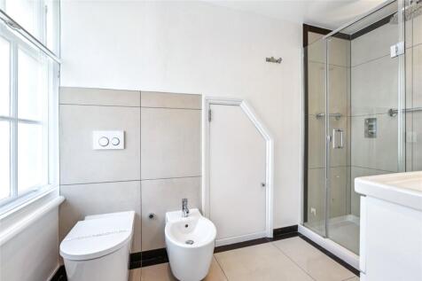 Principal Bathroom