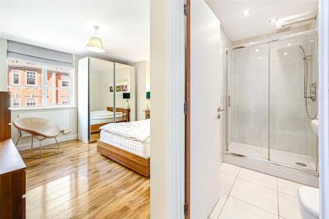 Bedroom/Bathroom