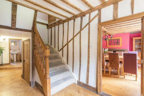 Holly House ph13