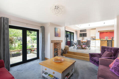 Holly House ph30