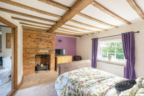 Holly House ph37