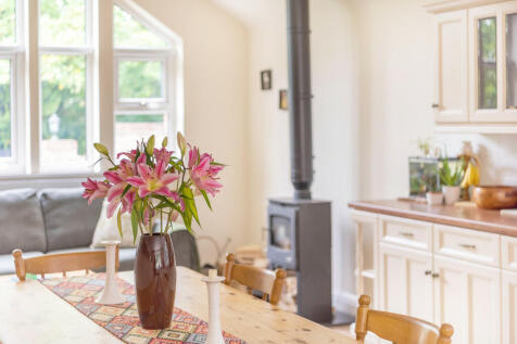 The Gatehouse ph4...