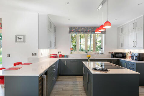 4 Flint Way ph19
