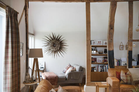 Manor Barn ph47