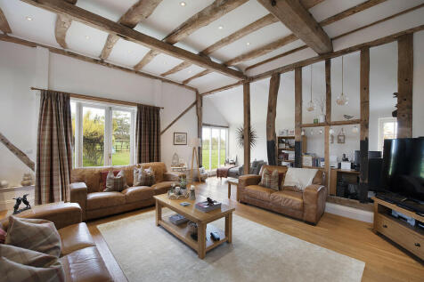 Manor Barn ph28