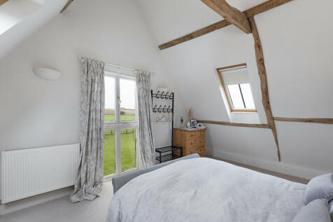 Manor Barn ph23
