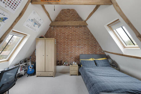 Manor Barn ph19