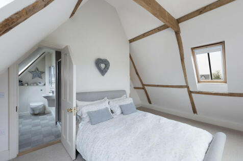 Manor Barn ph24