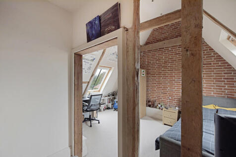 Manor Barn ph18