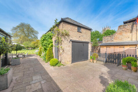 The Manor House p...