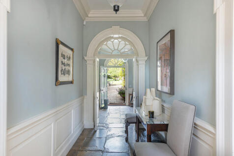The Manor House p...