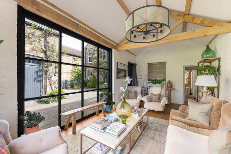 The Manor House p...