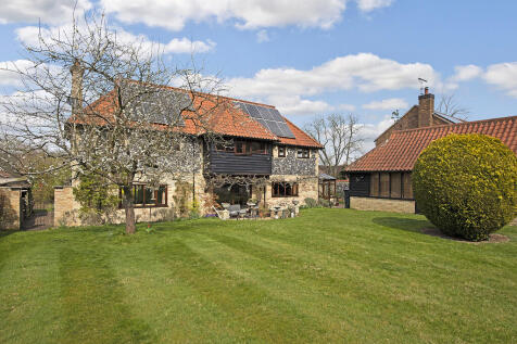 Hall House ph04