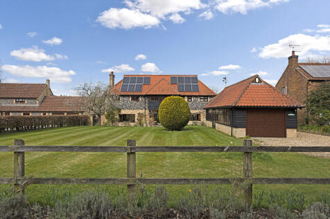 Hall House ph02