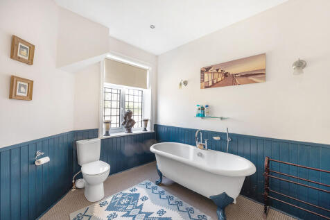 Abbots Court ph39