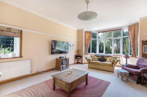 Abbots Court ph22