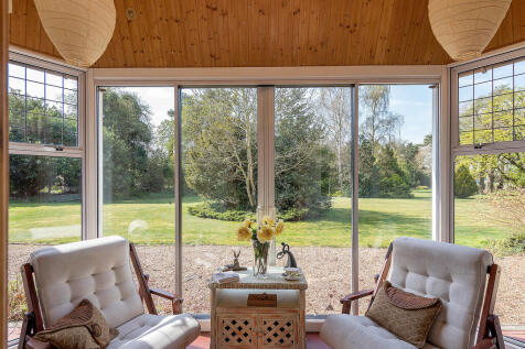 Abbots Court ph21