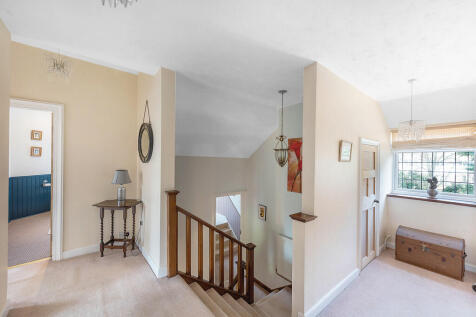 Abbots Court ph36
