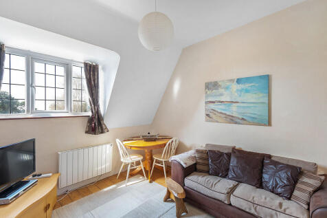 Abbots Court ph46