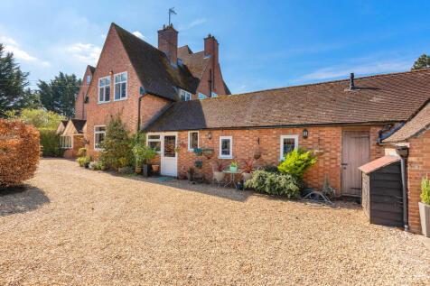 Abbots Court ph15