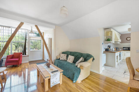 Abbots Court ph49