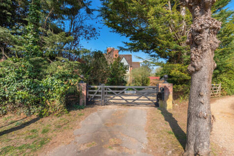 Abbots Court ph01