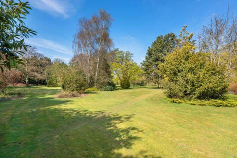 Abbots Court ph03