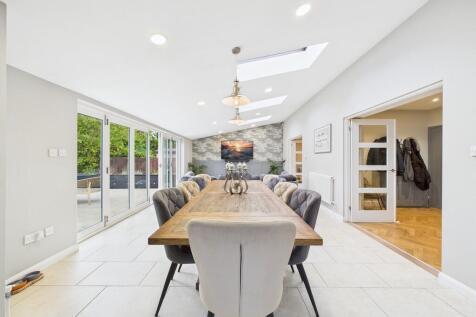 CAM01689G0-PR0495...