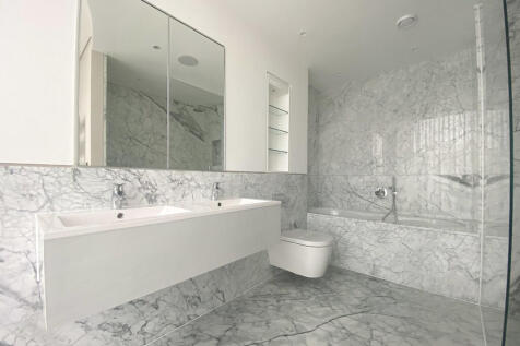 Ensuite bathroom ...