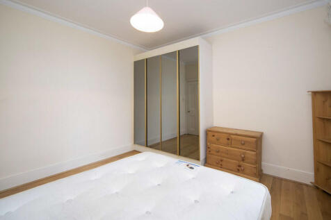 Bedroom 1 photo 2...