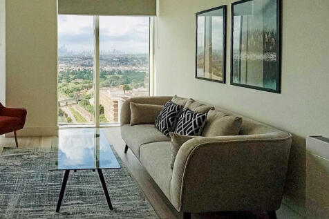 Lounge furnished ...