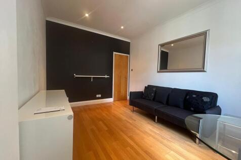 Lounge 3