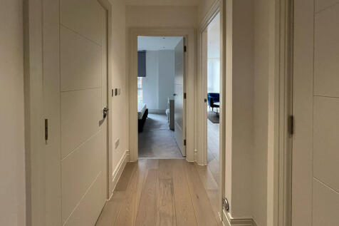 Hallway. use