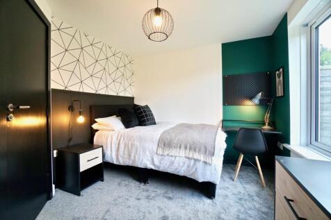Room 3 bed area