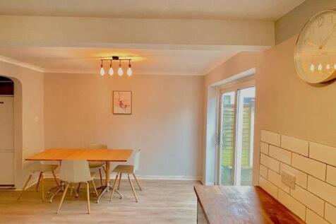 Open Plan Kitchen/Di