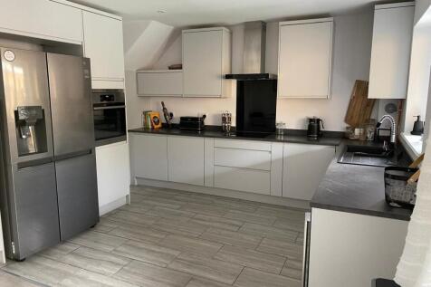 Open Plan Kitchen/Di