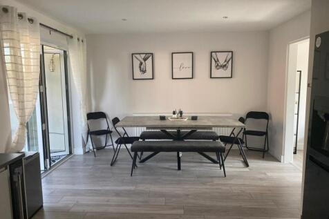 Open Plan Kitchen/Di