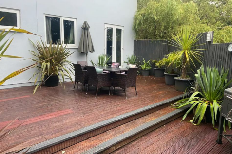 Annex decking.PNG