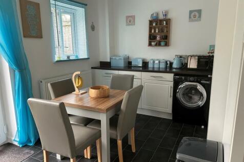 Kitchen 1.jpg