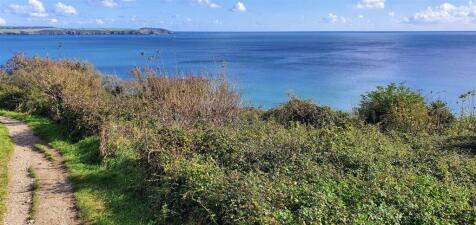 Coastal Walk 5-Minutes Away