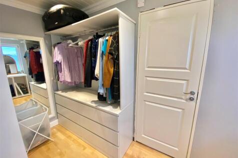 bedroom one dressing room.jpg