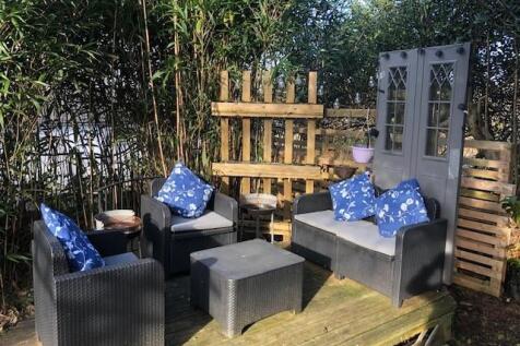 rear garden 1.jpg