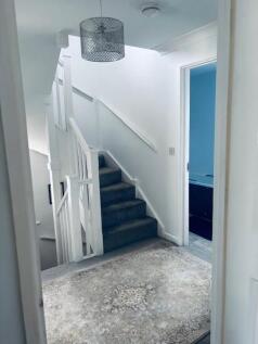 Hallway2.jpg