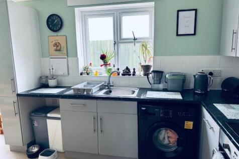 Kitchen2.jpg