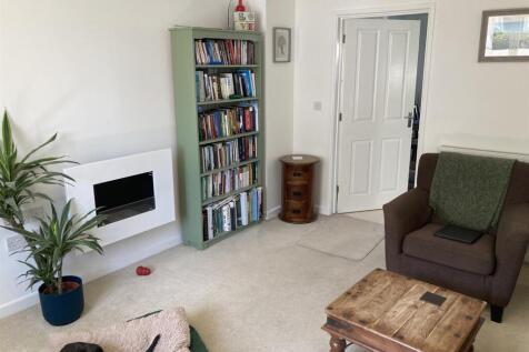 Livingroom3.JPEG