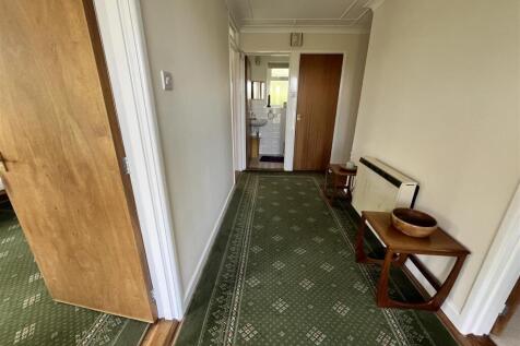 Hallway.jpg