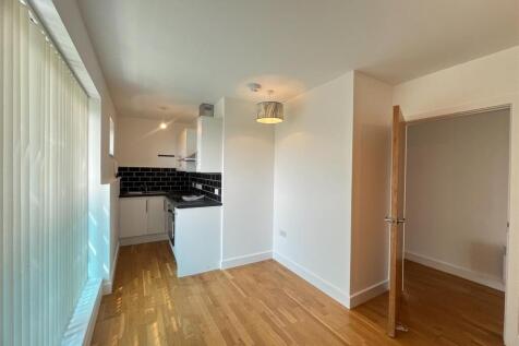 Kitchen and lounge.jpeg