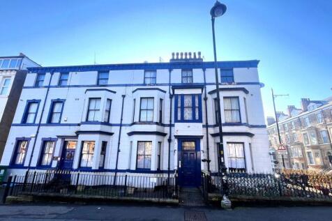 One bedroom apartment - For sale by auction