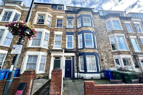 One bedroom flat - for sale by auction