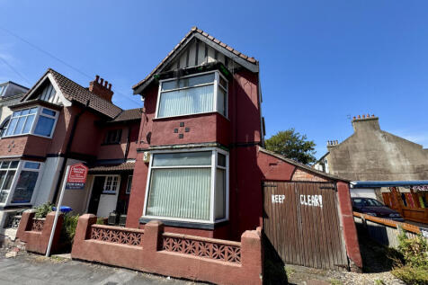 Three bedroom end terraced house - for sale by au